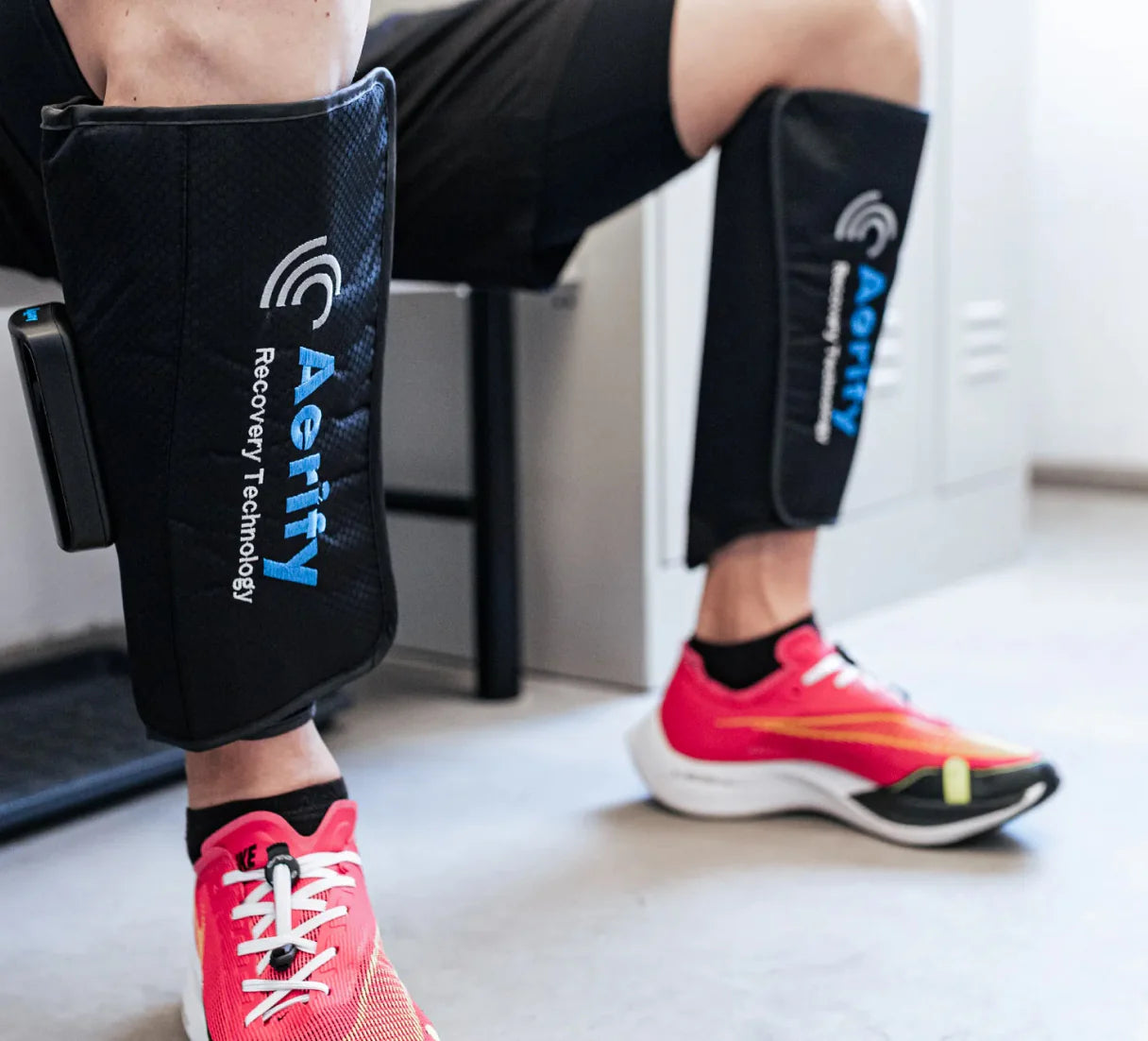 „Fly – Compression & Heat Calf Sleeves“ – kryptinis blauzdų suspaudimo ir šilumos terapijos sprendimas